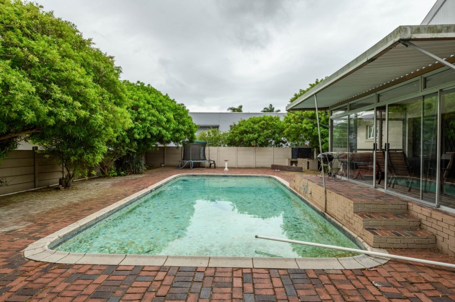 To Let 4 Bedroom Property for Rent in Humewood Eastern Cape